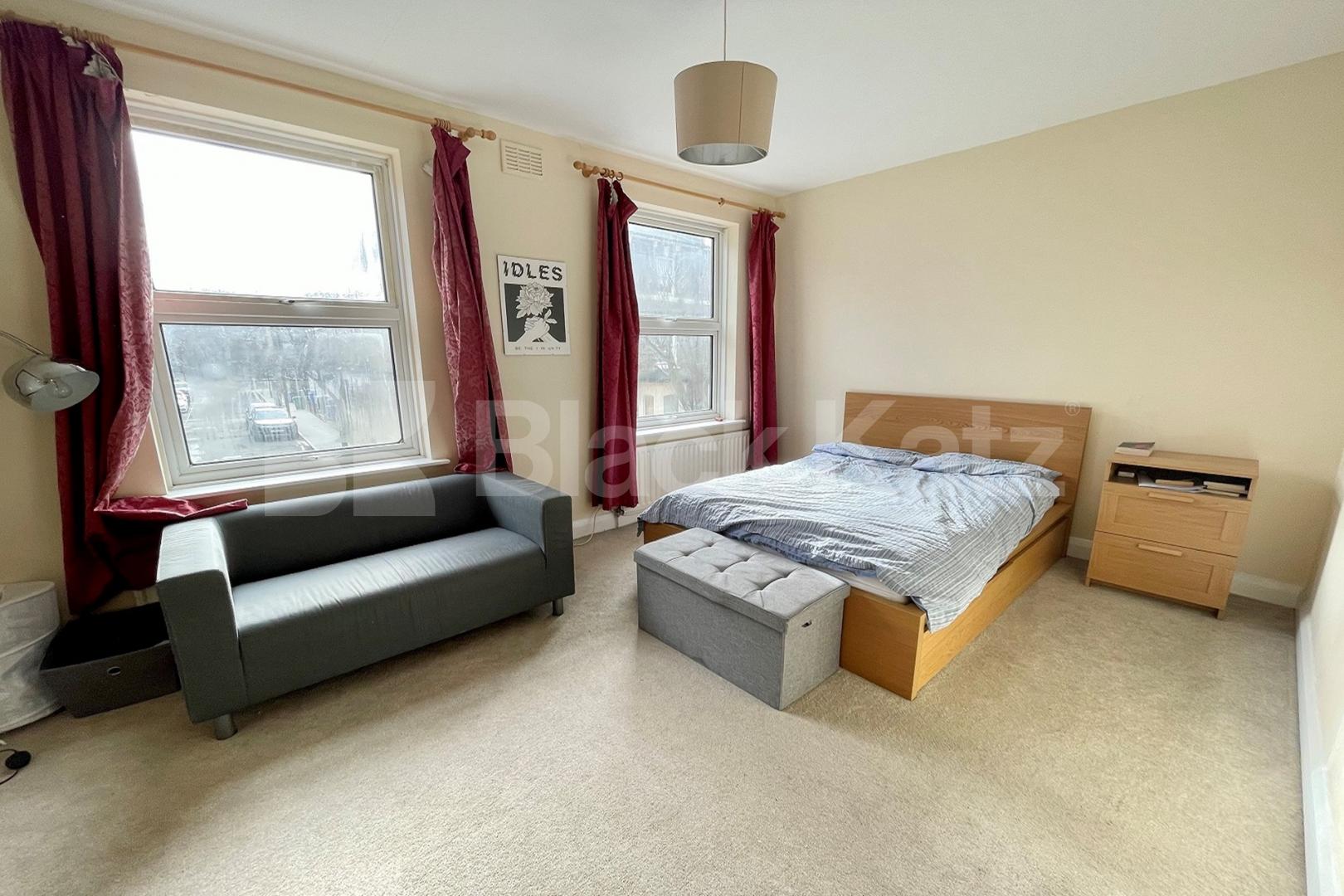 Offering 1235 Sq.Ft.of living space with charming garden & extra study room Charleston street , Elephant and Castle